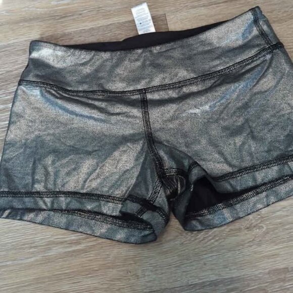 Ivivva girls size 10 shorts - Picture 1 of 4